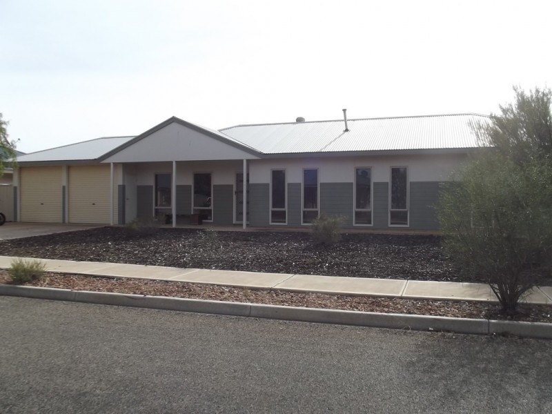 21 Swainsona Street, Roxby Downs SA 5725