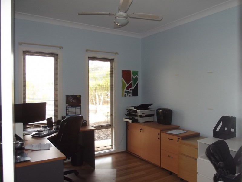 21 Swainsona Street, Roxby Downs SA 5725