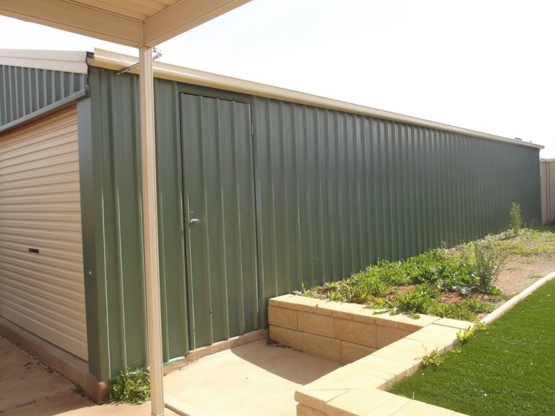 21 Swainsona Street, Roxby Downs SA 5725