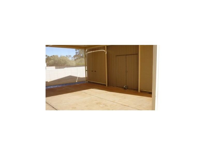 3  Finniss Street, Roxby Downs SA 5725