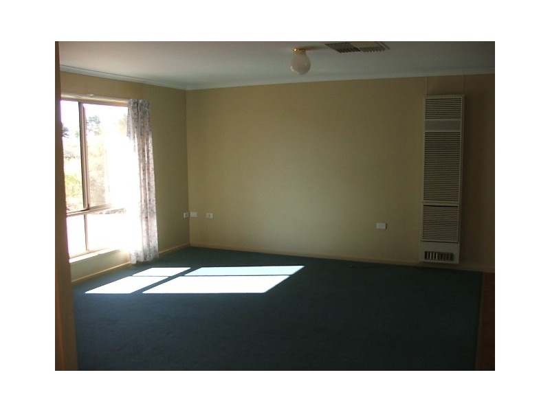6 Pine Street, Roxby Downs SA 5725