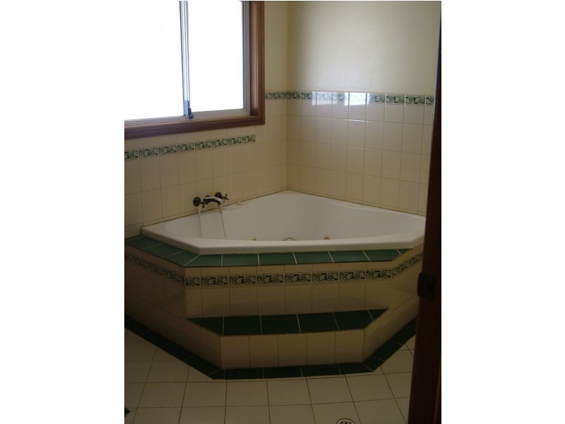 28A QUANDONG STREET, Roxby Downs SA 5725