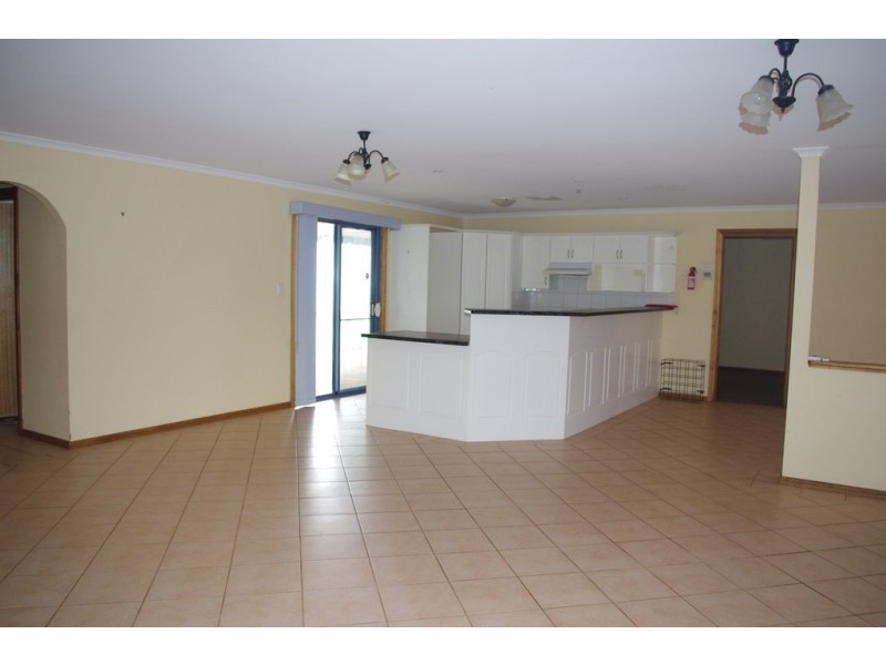 8 Cacatua Close, Roxby Downs SA 5725