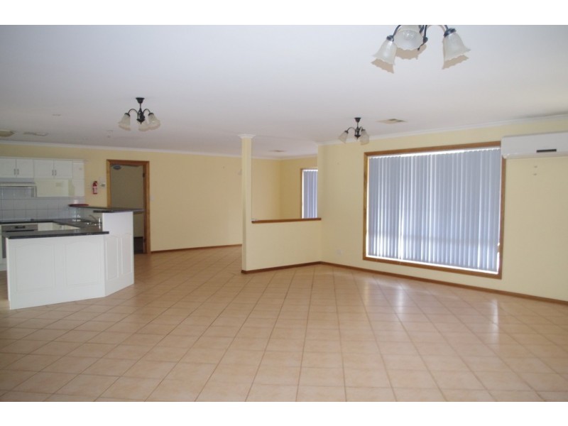 8 Cacatua Close, Roxby Downs SA 5725