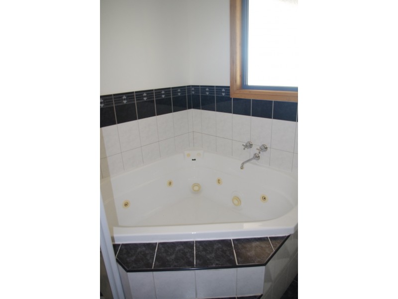 8 Cacatua Close, Roxby Downs SA 5725