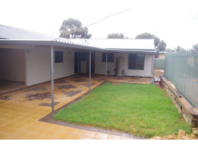 8 Cacatua Close, Roxby Downs SA 5725