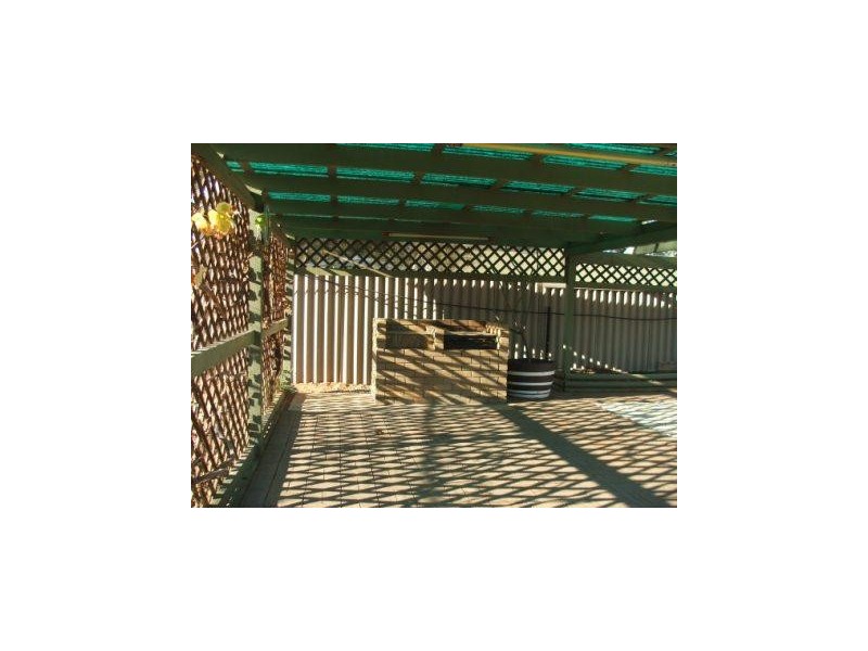 2 Bopeechee, Roxby Downs SA 5725