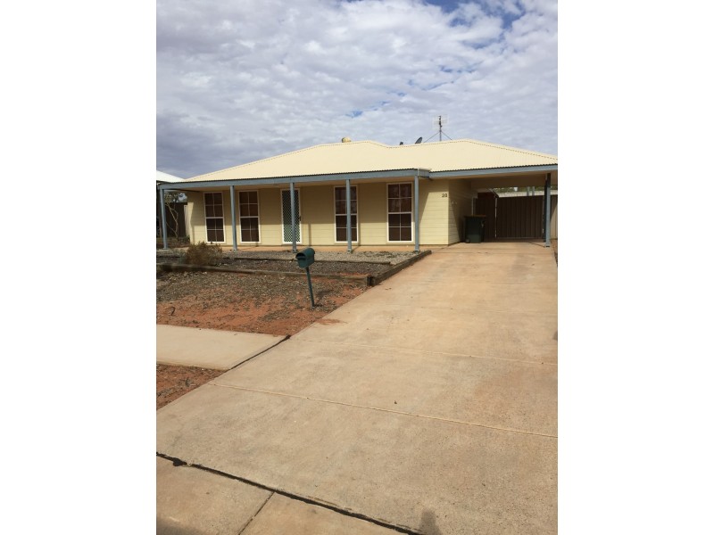 28 Pine Crescent, Roxby Downs SA 5725