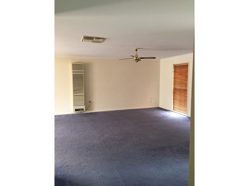 28 Pine Crescent, Roxby Downs SA 5725