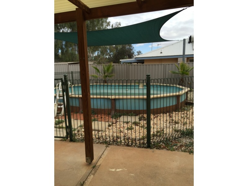 28 Pine Crescent, Roxby Downs SA 5725