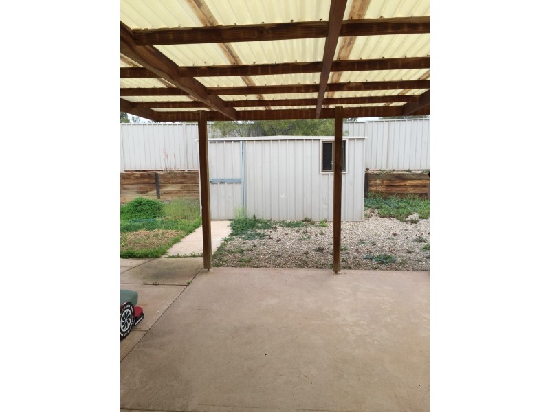 28 Pine Crescent, Roxby Downs SA 5725