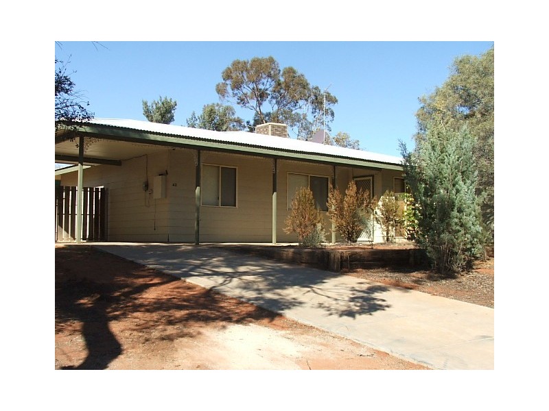 42 HERMIT STREET, Roxby Downs SA 5725