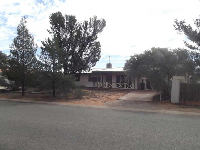 17 Hermit Street, Roxby Downs SA 5725