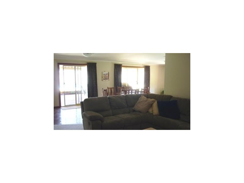 15  MAIREANA CIRCUIT, Roxby Downs SA 5725