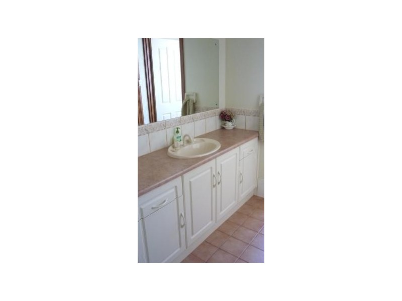 15  MAIREANA CIRCUIT, Roxby Downs SA 5725