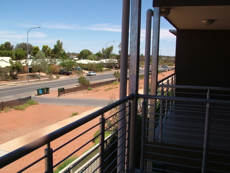 6/ 45-47 STUART ROAD, Roxby Downs SA 5725