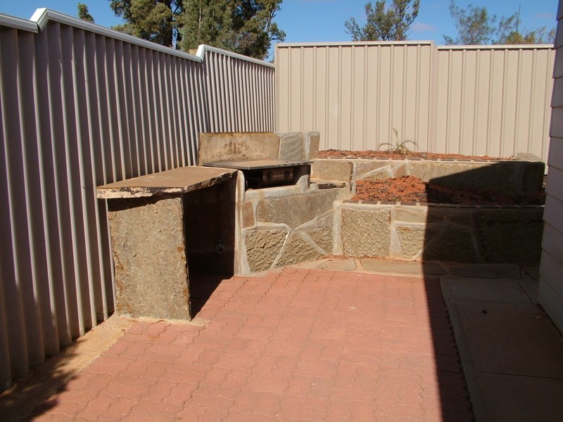 10 WIRRDA STREET, Roxby Downs SA 5725