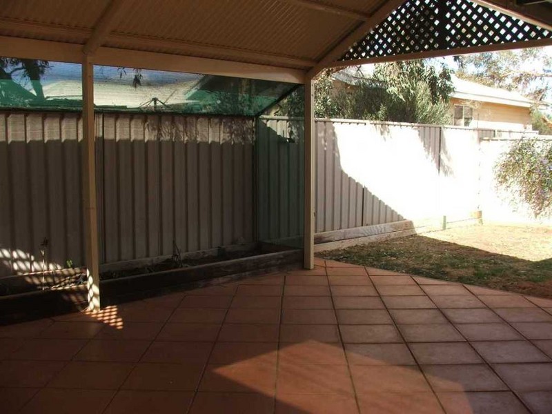 11/11 PINE CRESCENT, Roxby Downs SA 5725