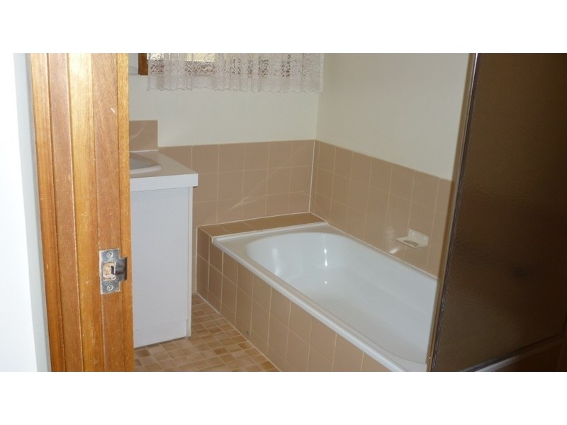 28 Mulgaria St, Roxby Downs SA 5725