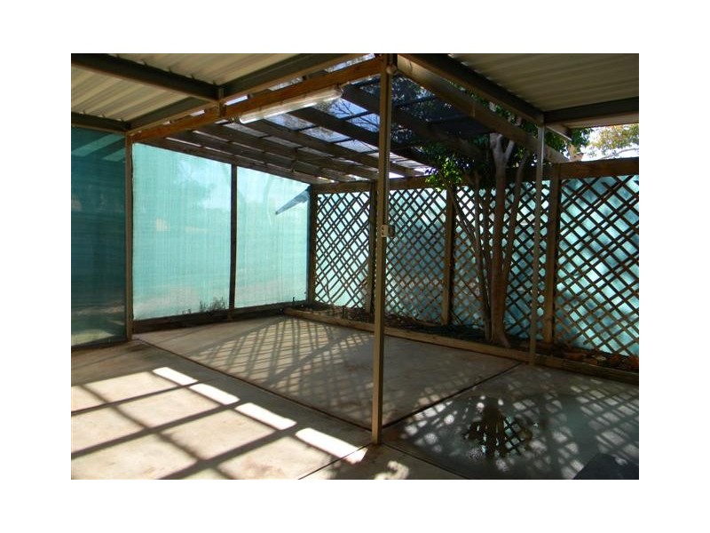 3 ALBERRIE ST, Roxby Downs SA 5725