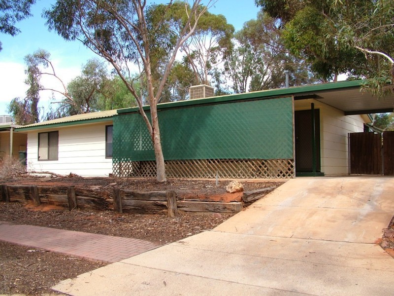 50 Pioneer Drive, Roxby Downs SA 5725