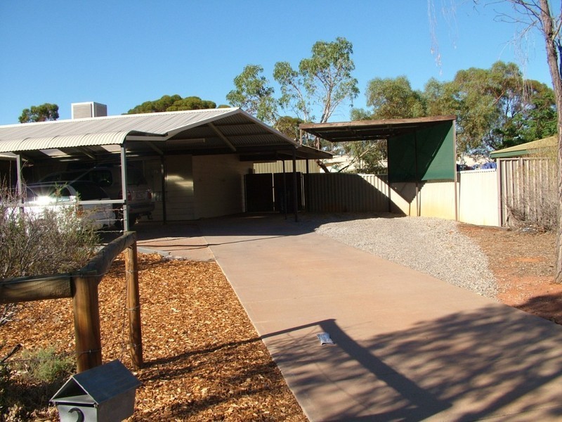 2 Wangianna St, Roxby Downs SA 5725