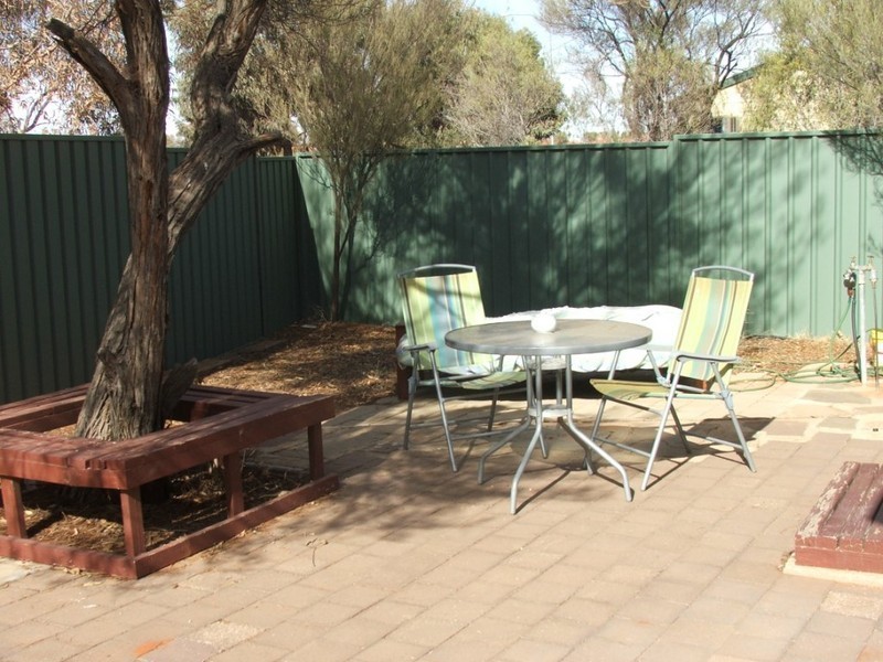 23 Native Pine Crs, Roxby Downs SA 5725