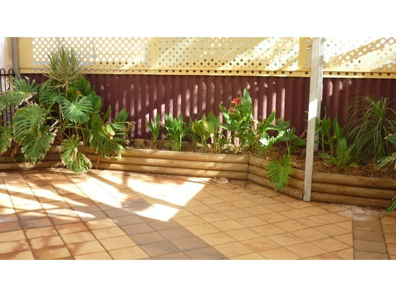 3  Bopeechee St, Roxby Downs SA 5725