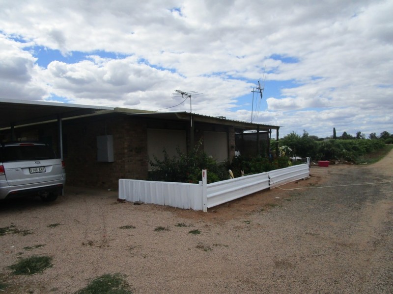 8 Arnold Coates Rd, Cobdogla SA 5346