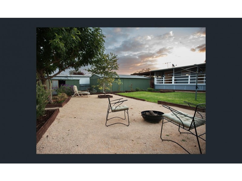 8 Dennis Street, Berri SA 5343