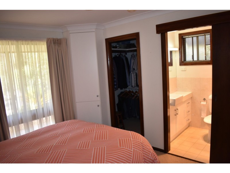 252 Cucumunga Street, Renmark SA 5341