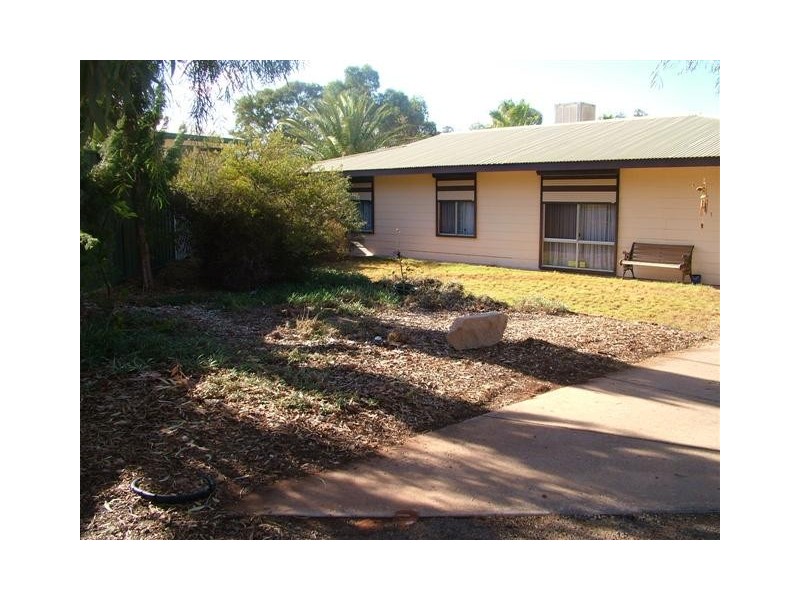 11 WANGIANNA STREET, Roxby Downs SA 5725