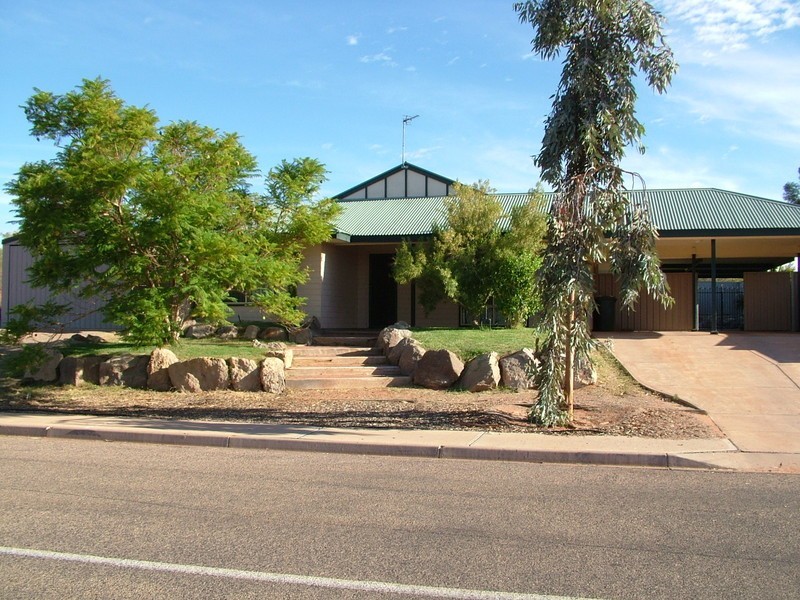 66 HERMIT STREET, Roxby Downs SA 5725