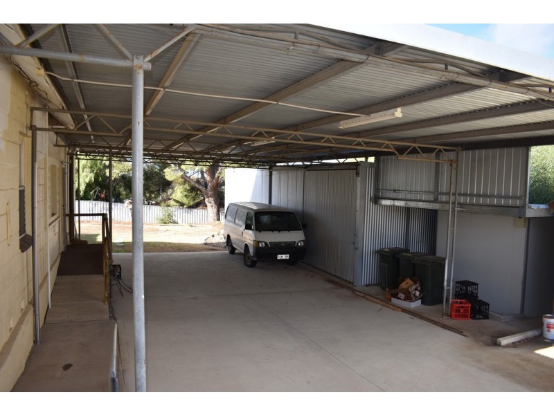20 Fourth Street, Morgan SA 5320