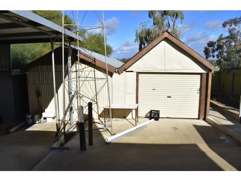 20 Fourth Street, Morgan SA 5320