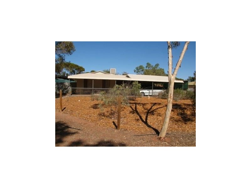 2 WANGIANNA STREET, Roxby Downs SA 5725