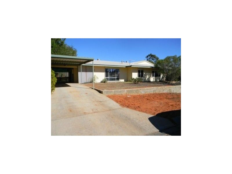32 IRRAPATANA, Roxby Downs SA 5725
