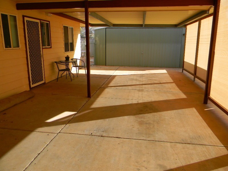 4 WIRRDA STREET, Roxby Downs SA 5725