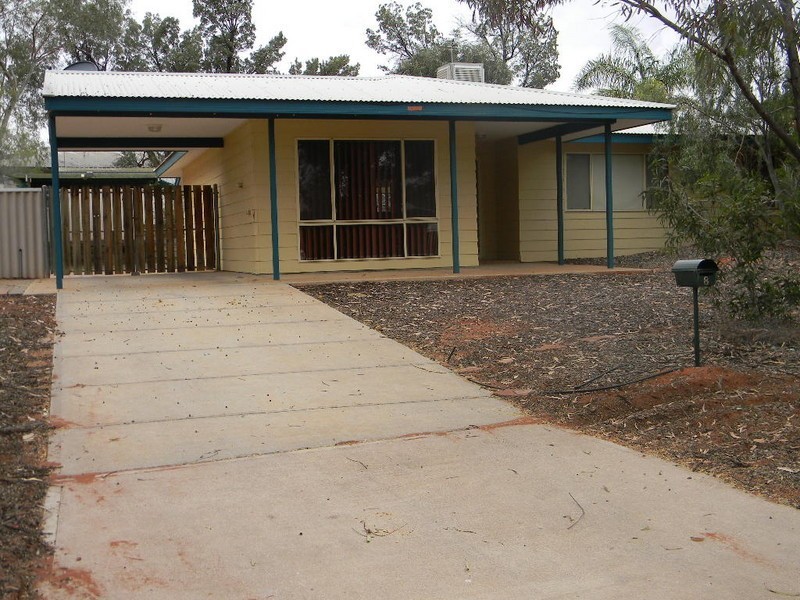 8 Hermit, Roxby Downs SA 5725