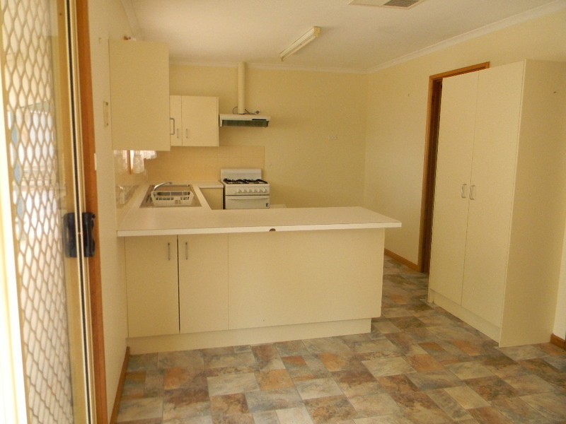 8 Hermit, Roxby Downs SA 5725