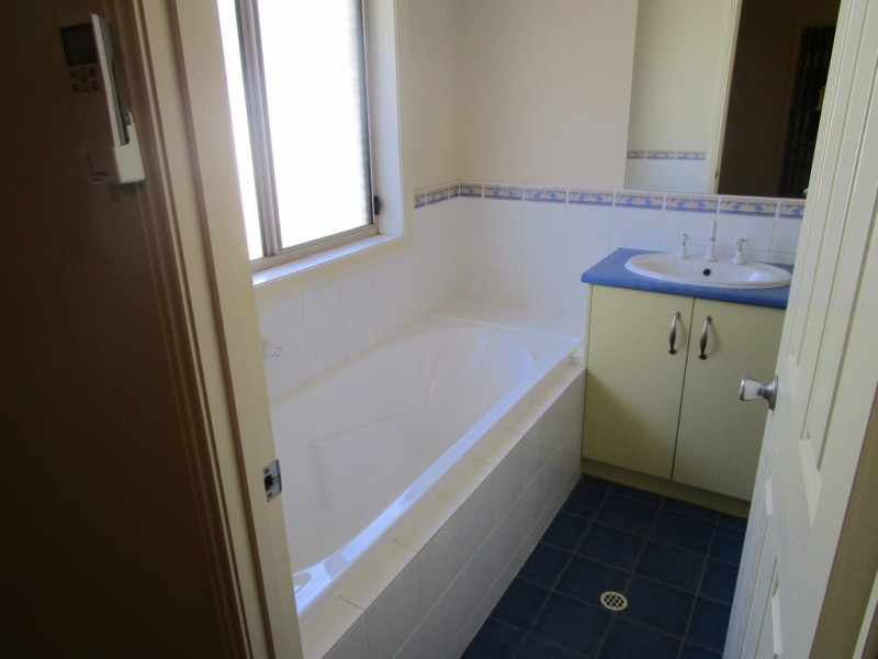 8 Fisher Drive, Berri SA 5343