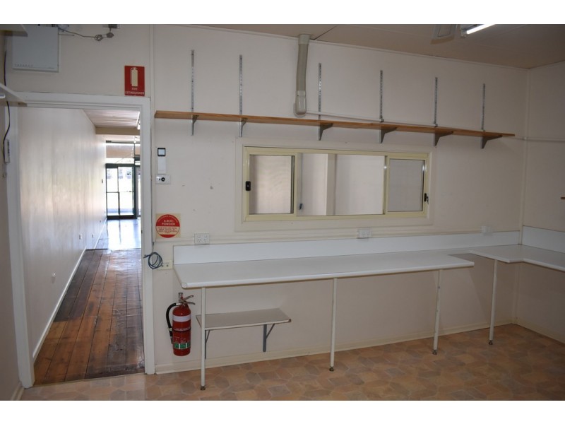 16 Renmark Ave, Renmark SA 5341