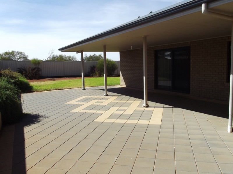 7 melia, Roxby Downs SA 5725