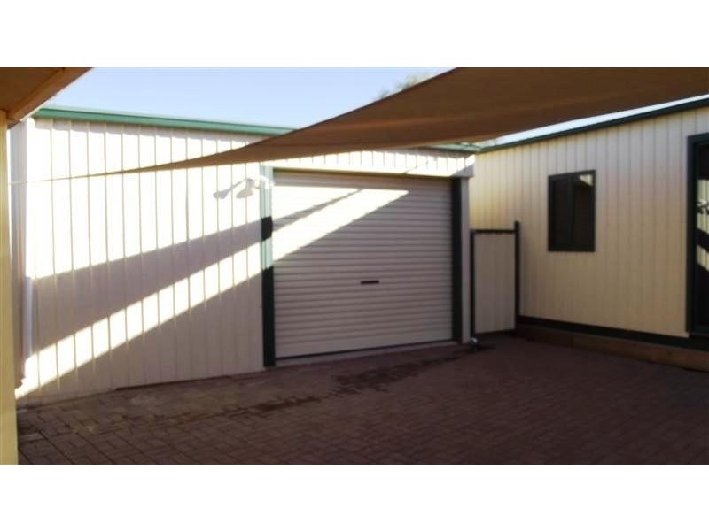 5 PIONEER DRIVE, Roxby Downs SA 5725