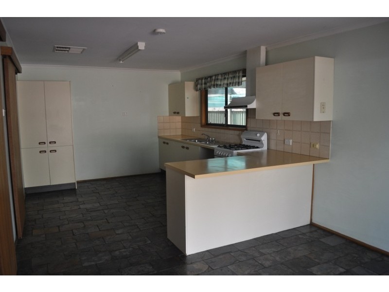 11 Bopeechee Street, Roxby Downs SA 5725