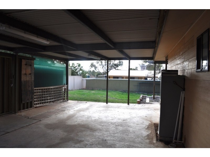 11 Bopeechee Street, Roxby Downs SA 5725