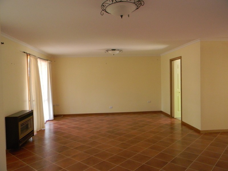 13 Wangianna Street, Roxby Downs SA 5725