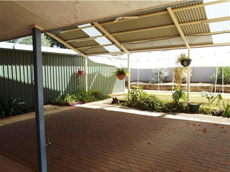 77 STUART ROAD, Roxby Downs SA 5725