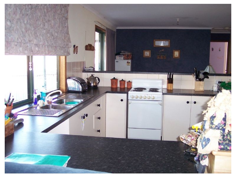 16 FINNISS STREET, Roxby Downs SA 5725