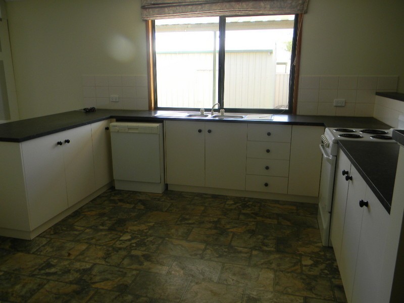 16 FINNISS STREET, Roxby Downs SA 5725